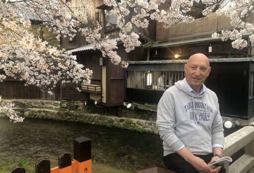 ÖJC-Präsident Stöger bei der Kirschblüte in Japan